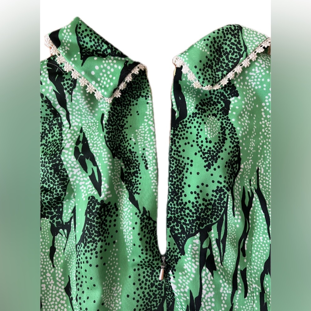 VINTAGE 60’s to early 70’s long sleeve polyester dress - Picture 9 of 11